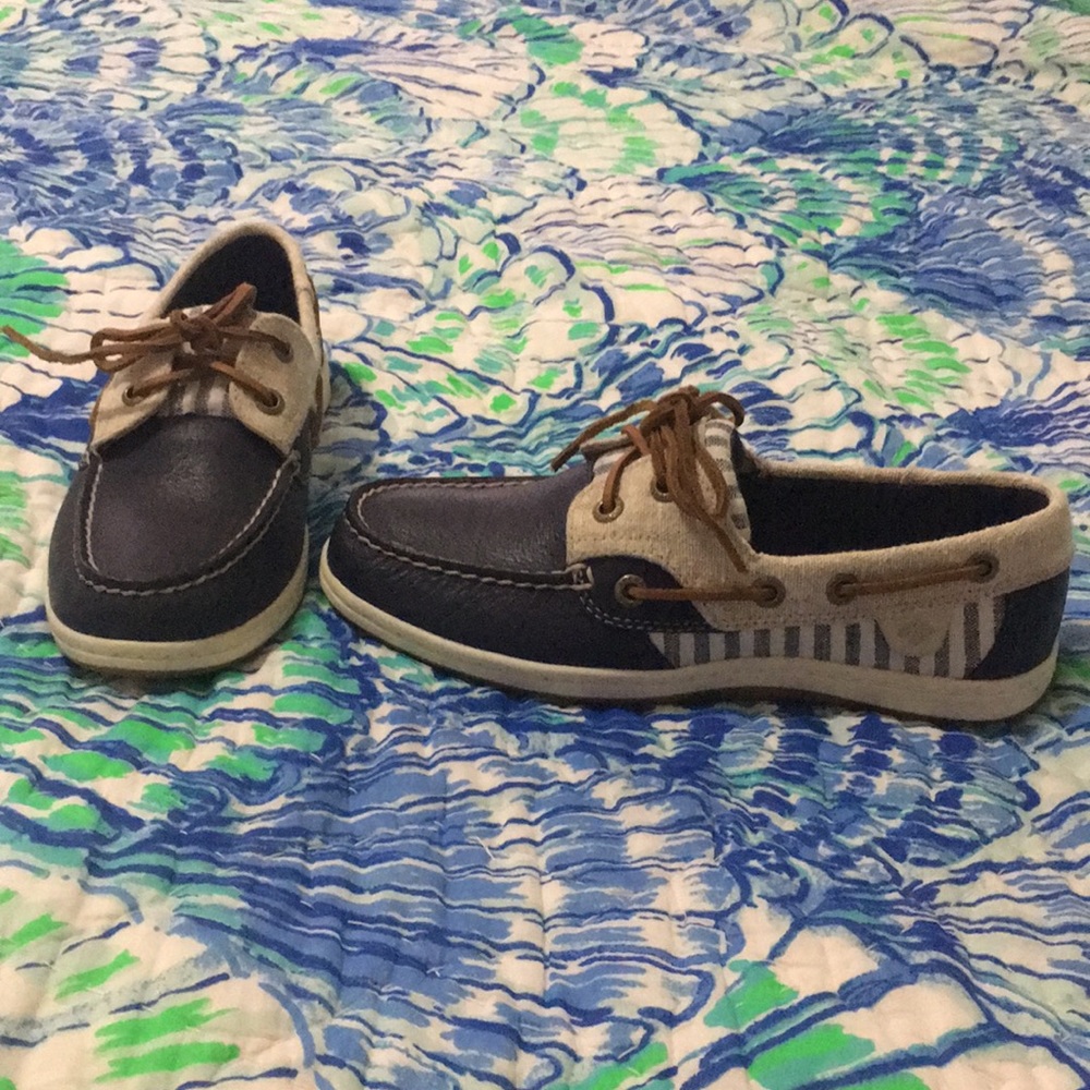 Navy Sperry boat shoes